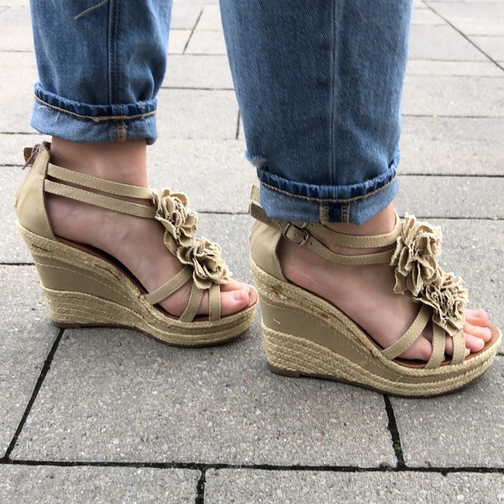Nine West floral design wedges